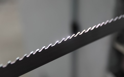 咸宁双金属带锯条产生切削噪音的原因具体有哪些？